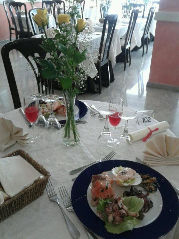 Hotel Borgo Marina Rodi Garganico Luaran gambar